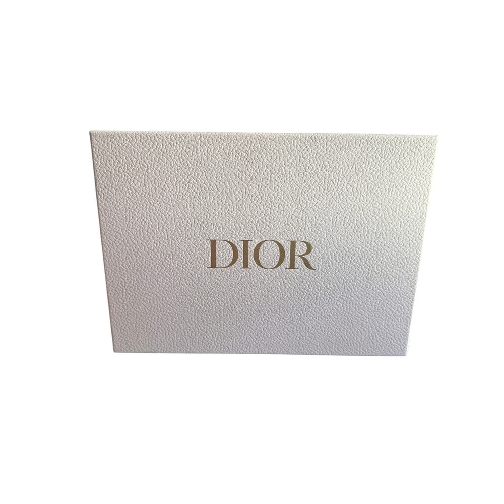 Authetic Dior White And Gold Gift Box With Branded Tissue And Stuffing - Picture 2 of 12